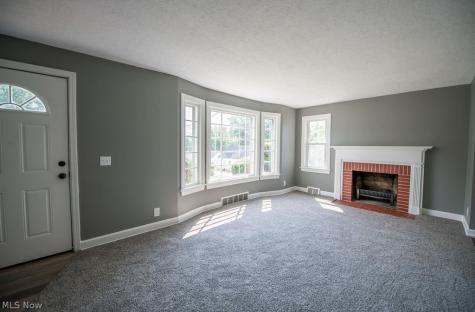 2415 Snyder Avenue NE Canton OH 44714