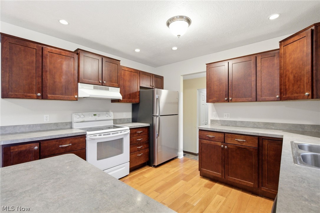 11425 Peach Tree Drive Chesterland OH 44026
