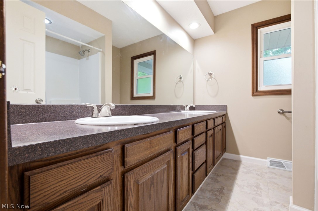 11425 Peach Tree Drive Chesterland OH 44026