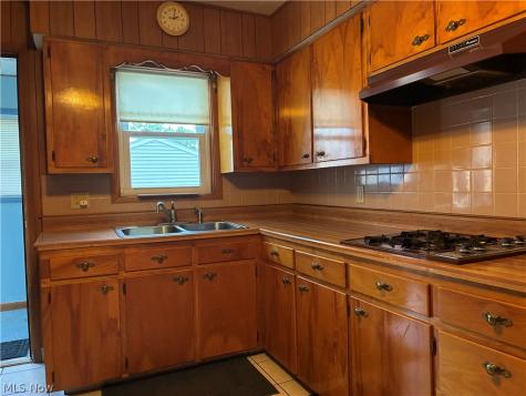 1023 South Street Niles OH 44446