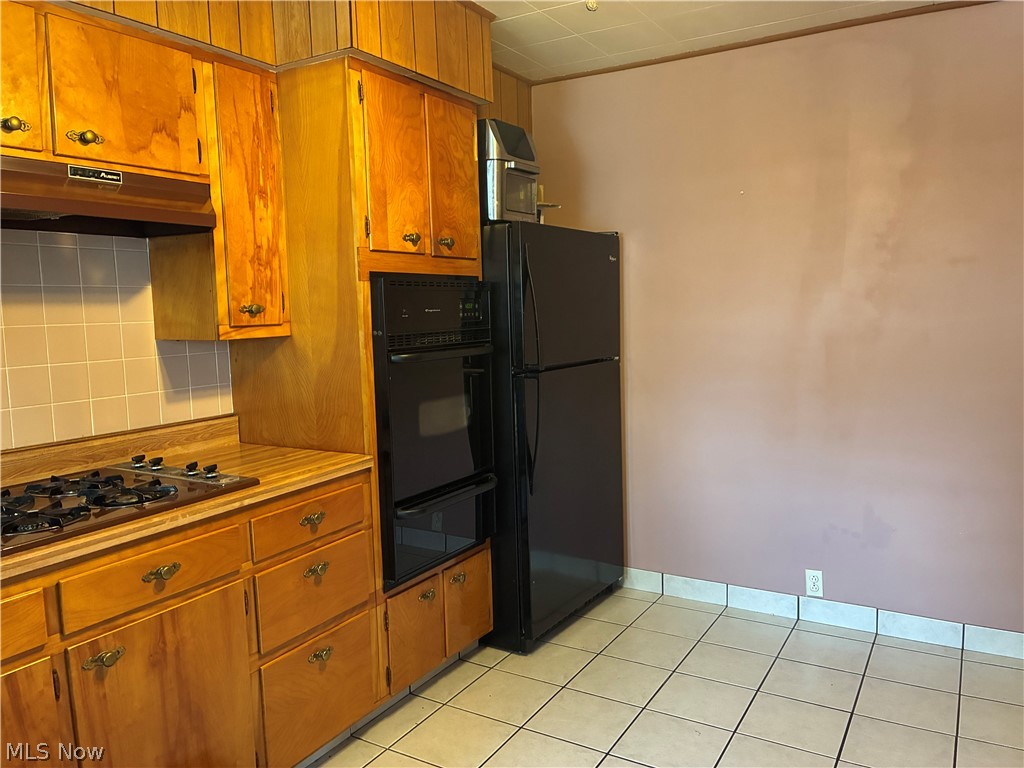 1023 South Street Niles OH 44446