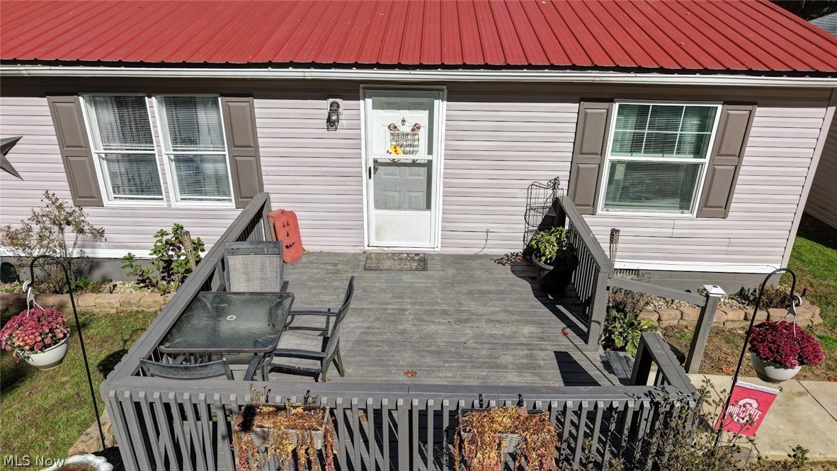 6791 Tracy Rd SE Uhrichsville OH 44683