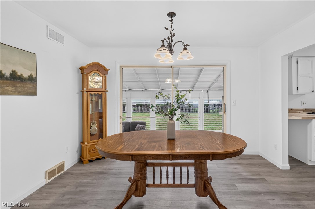 483 Charles Avenue Cortland OH 44410