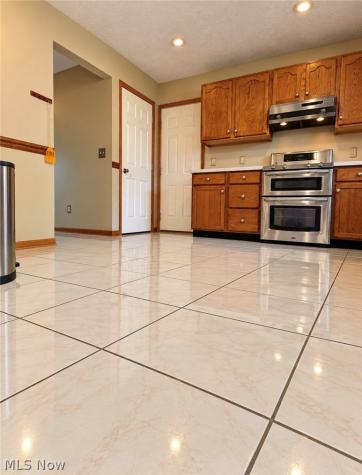 204 Finch Drive Elyria OH 44035
