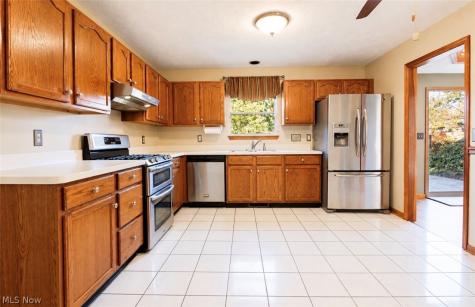 204 Finch Drive Elyria OH 44035