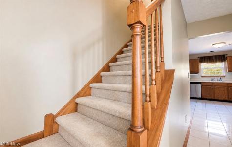 204 Finch Drive Elyria OH 44035