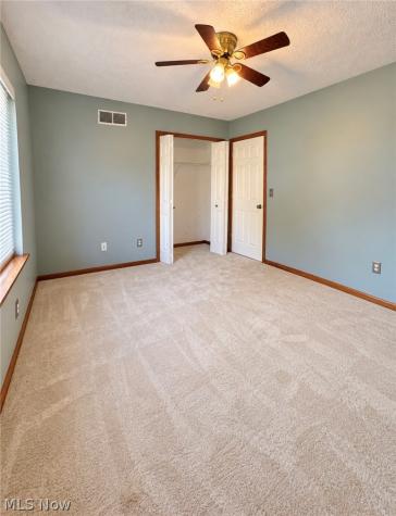 204 Finch Drive Elyria OH 44035