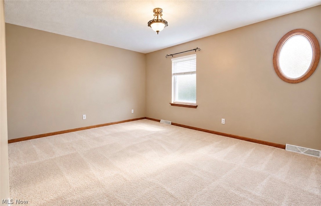 204 Finch Drive Elyria OH 44035