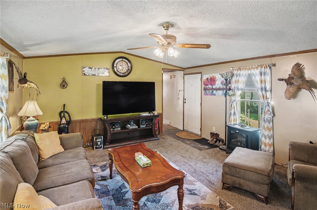 723 Country Pines Drive SW Warren OH 44481
