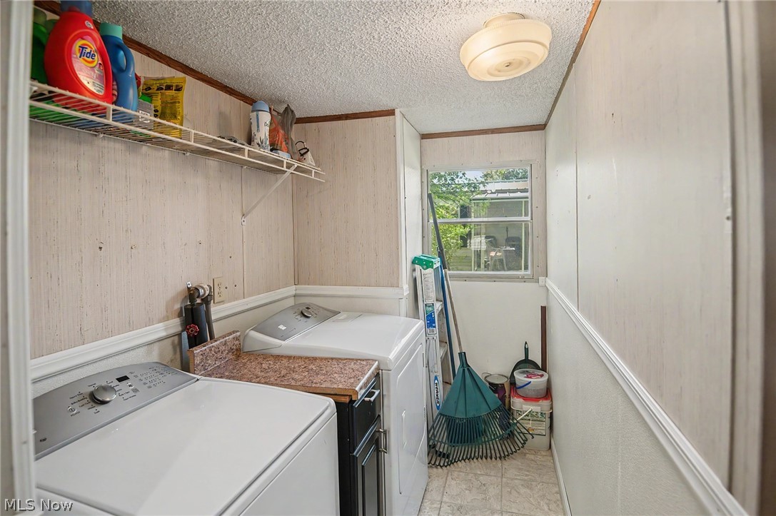 723 Country Pines Drive SW Warren OH 44481