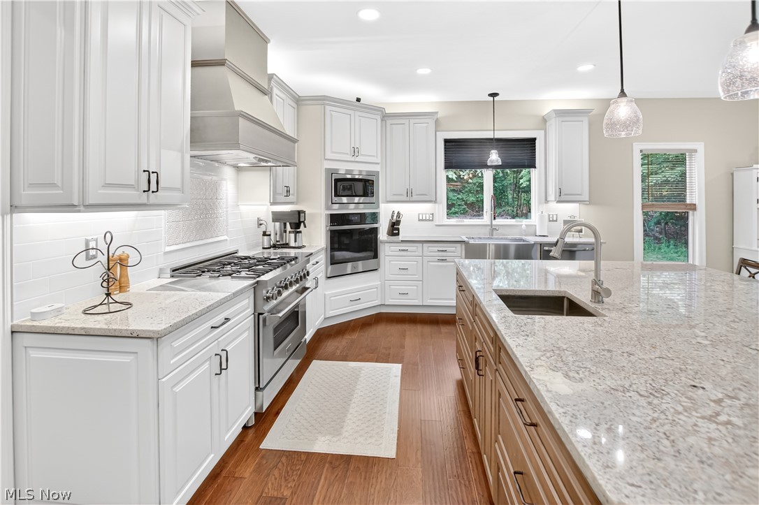 2307 Angela Vista Drive Hinckley OH 44233