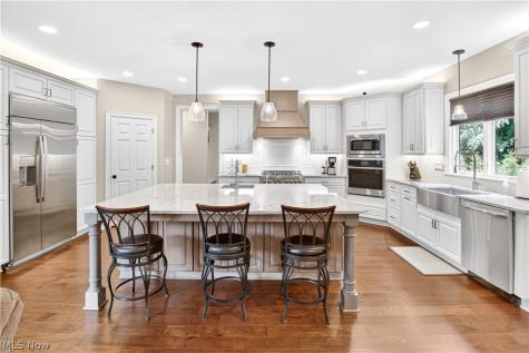 2307 Angela Vista Drive Hinckley OH 44233