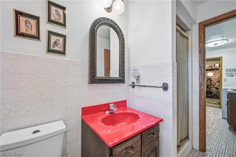 2717 Niles Vienna Road Niles OH 44446