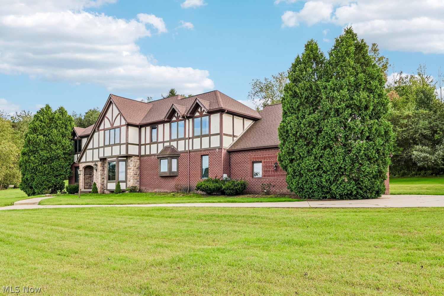 4700 Barnsleigh Drive Akron OH 44333