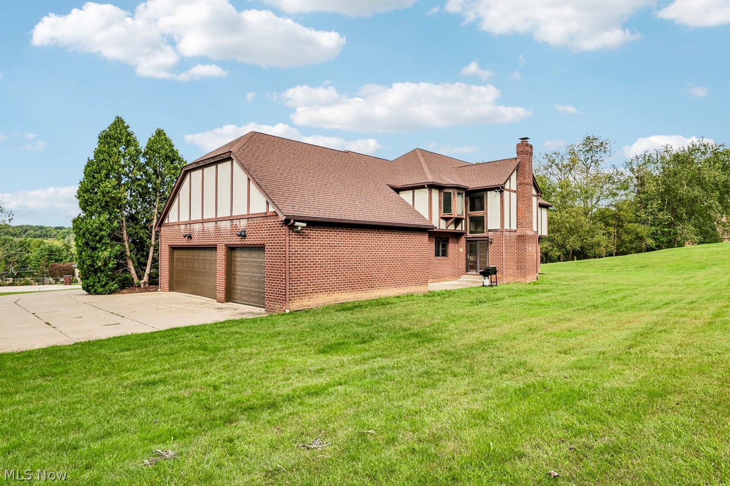 4700 Barnsleigh Drive Akron OH 44333
