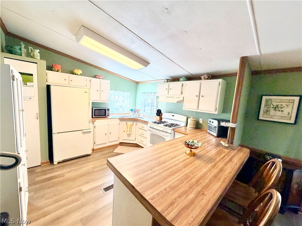 500 Compass Circle SE New Philadelphia OH 44663
