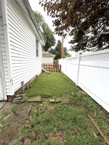 20661 Belvidere Avenue Fairview Park OH 44126