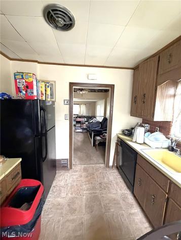 20661 Belvidere Avenue Fairview Park OH 44126