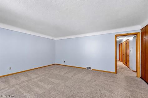 6009 Biddulph Road Brooklyn OH 44144