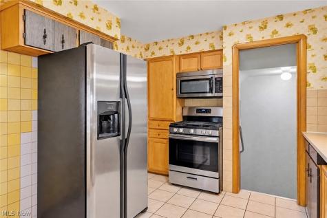 6009 Biddulph Road Brooklyn OH 44144