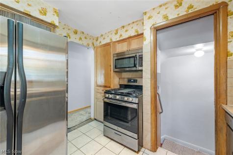 6009 Biddulph Road Brooklyn OH 44144