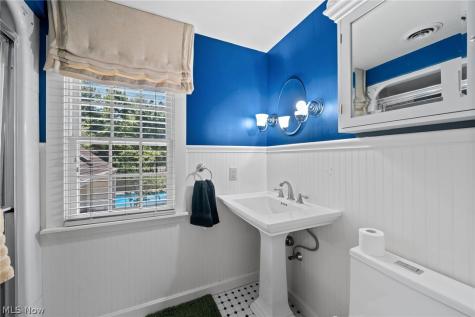 2917 Westmoreland Avenue NW Canton OH 44718