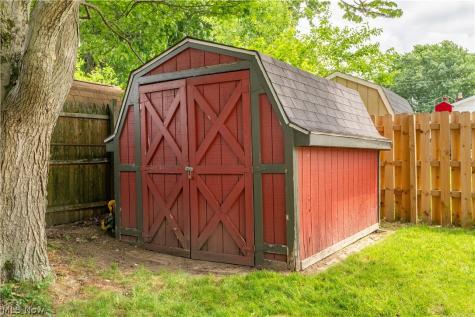 1925 Quayle Drive Akron OH 44312
