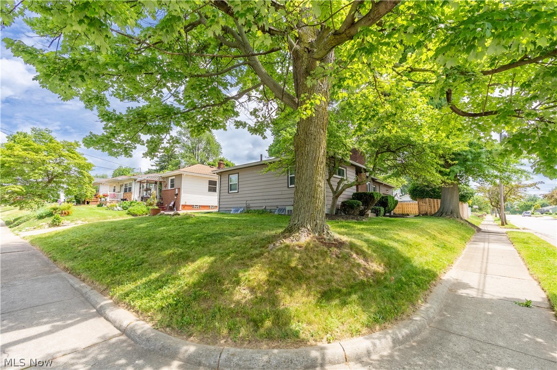 1925 Quayle Drive Akron OH 44312