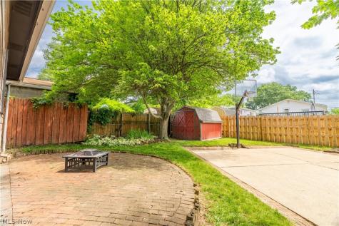 1925 Quayle Drive Akron OH 44312