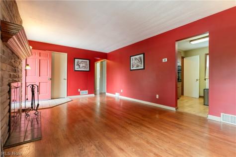 1925 Quayle Drive Akron OH 44312