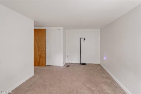1213 Meadowbrook Boulevard Stow OH 44224