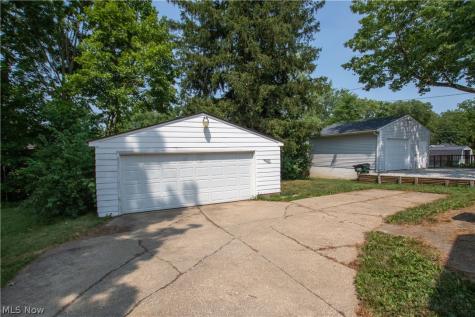 1213 Meadowbrook Boulevard Stow OH 44224