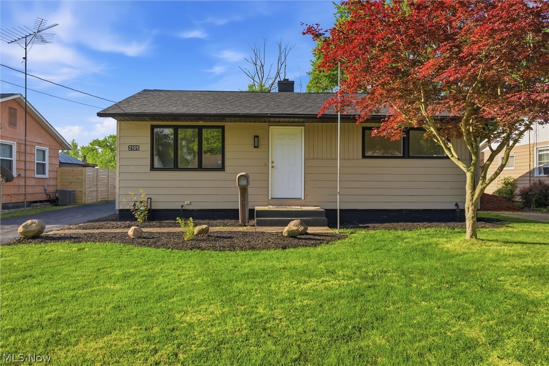 2105 Stewart Drive NW Warren OH 44485