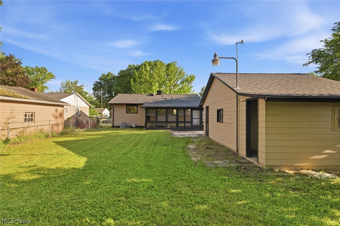 2105 Stewart Drive NW Warren OH 44485