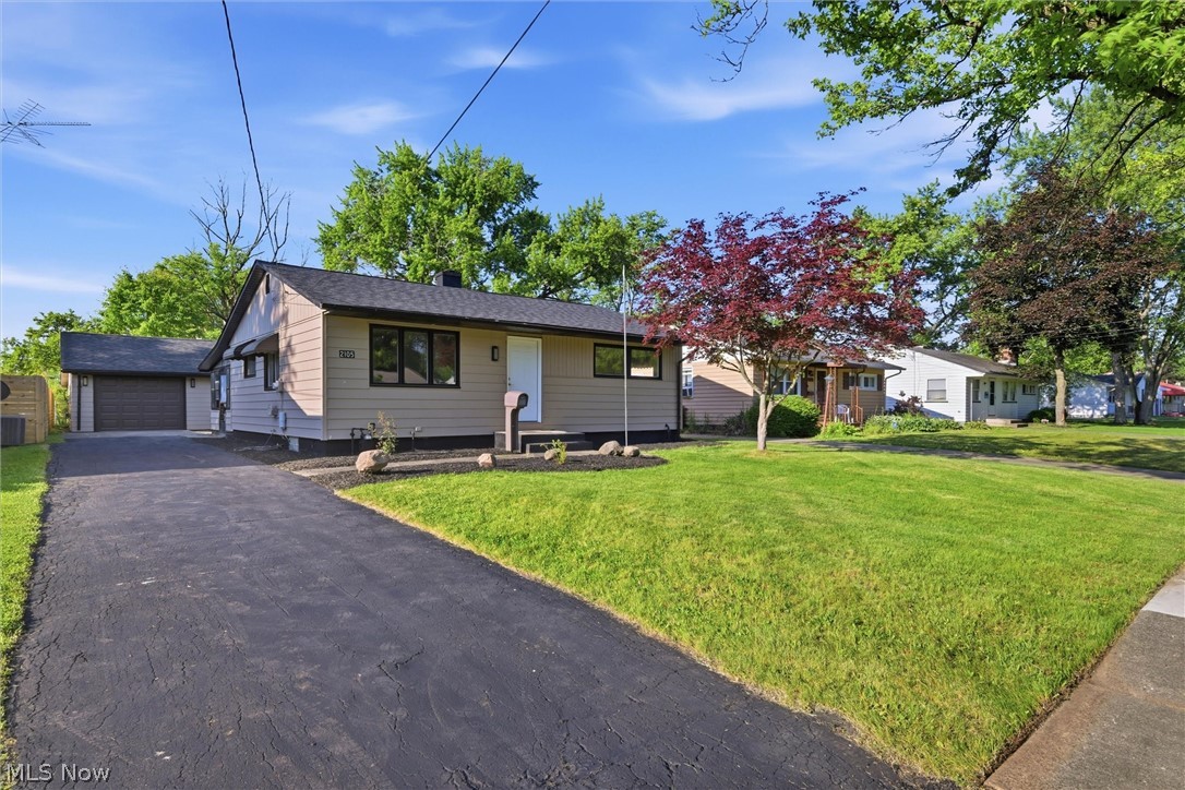 2105 Stewart Drive NW Warren OH 44485
