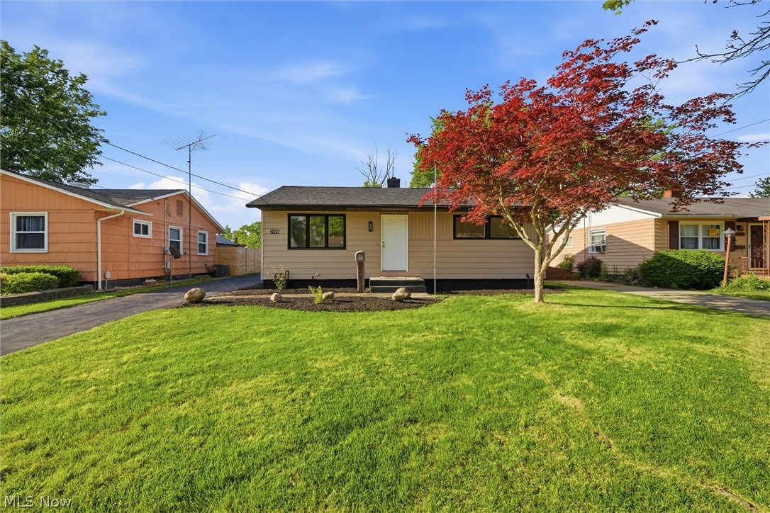 2105 Stewart Drive NW Warren OH 44485