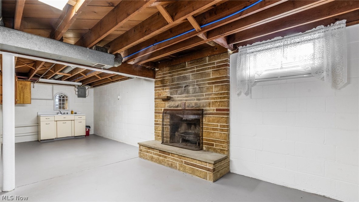 36 W 9th Street Dresden OH 43821