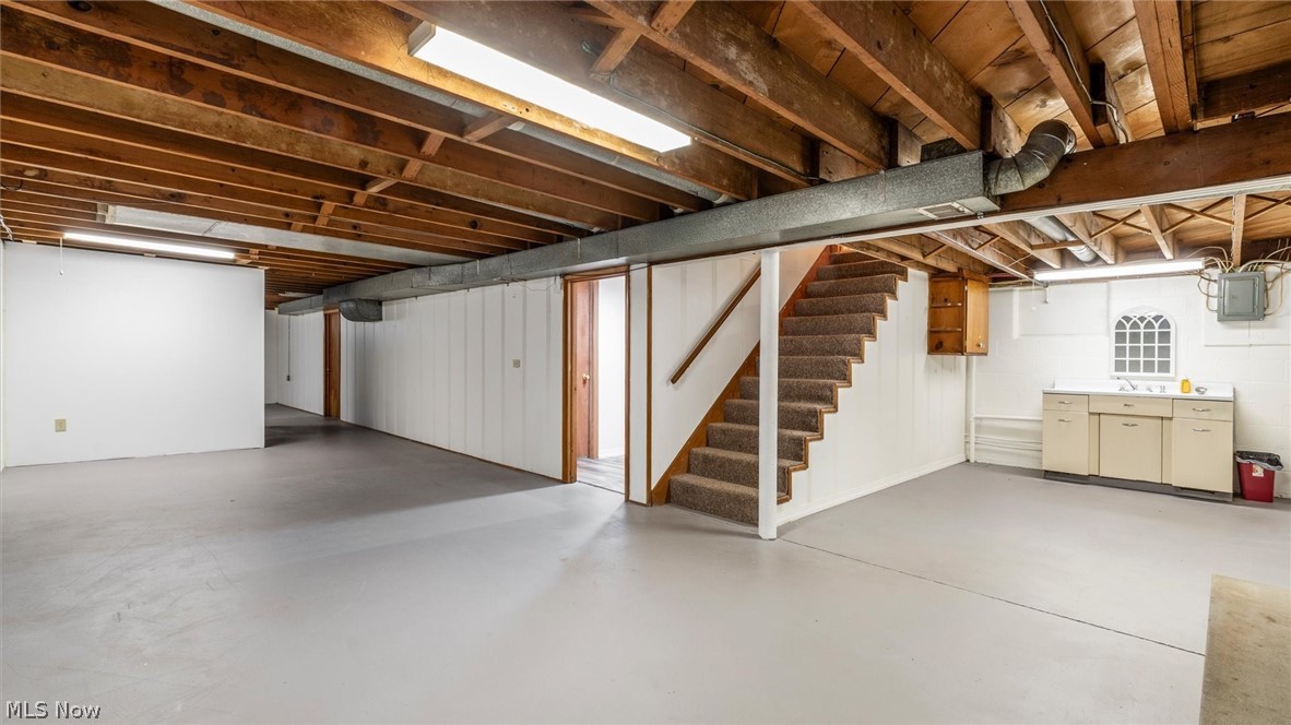 36 W 9th Street Dresden OH 43821
