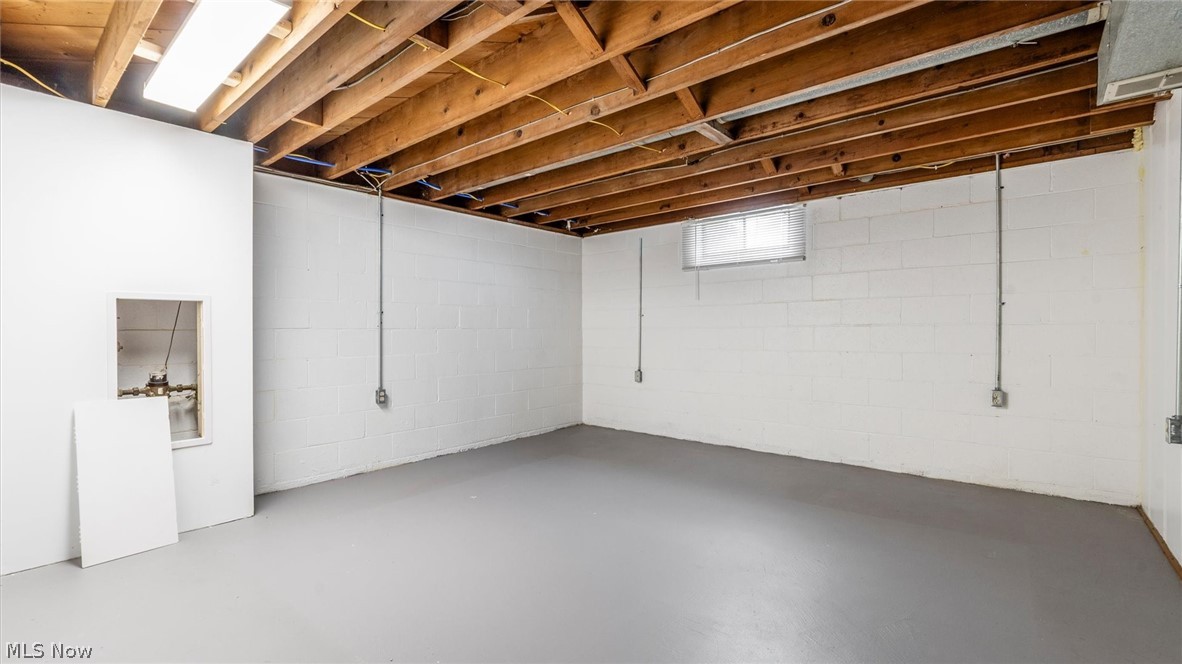 36 W 9th Street Dresden OH 43821