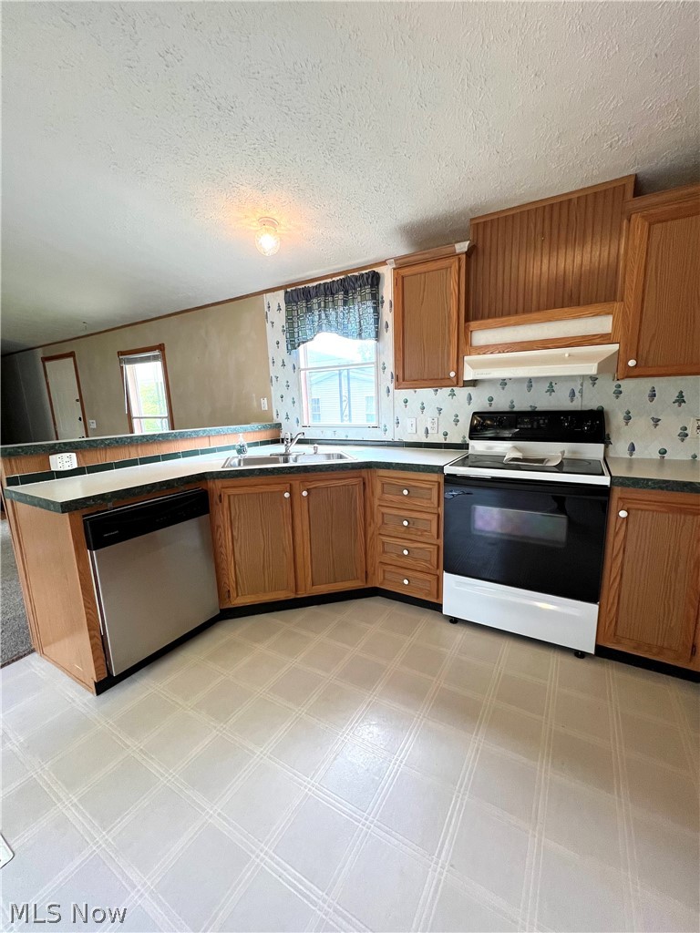 28 Thomas Boulevard NW Massillon OH 44647