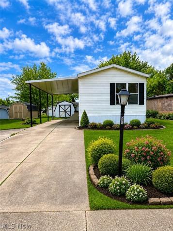 28 Thomas Boulevard NW Massillon OH 44647