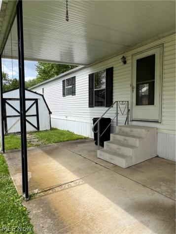 28 Thomas Boulevard NW Massillon OH 44647