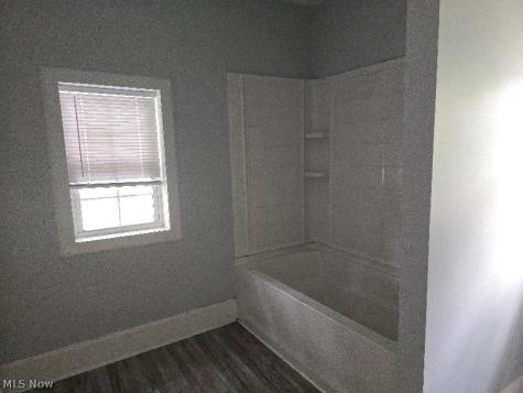 355 12th Elyria OH 44035
