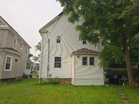 355 12th Elyria OH 44035