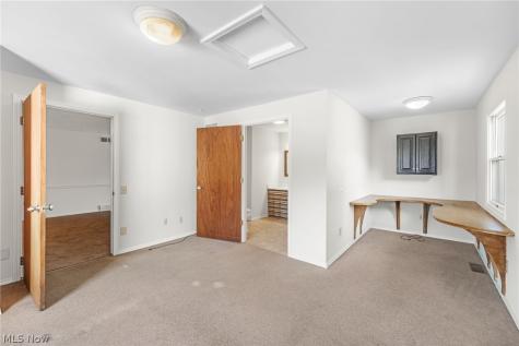 5491 Limerick Avenue NW North Canton OH 44720