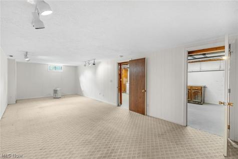 5491 Limerick Avenue NW North Canton OH 44720