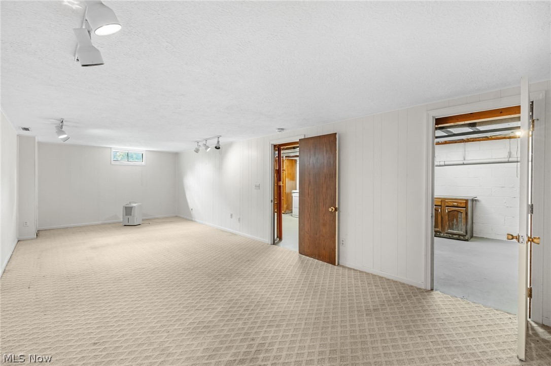 5491 Limerick Avenue NW North Canton OH 44720