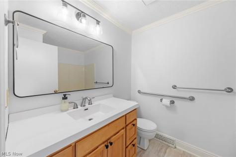 5491 Limerick Avenue NW North Canton OH 44720