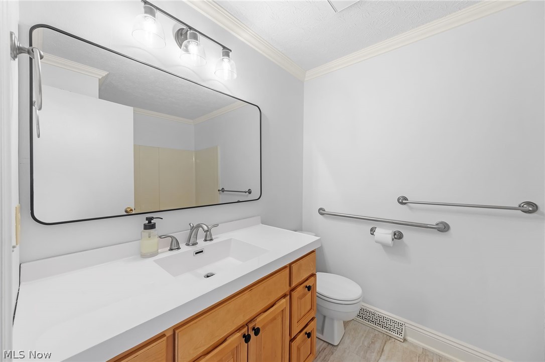 5491 Limerick Avenue NW North Canton OH 44720