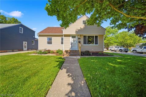1628 Longwood Drive Mayfield Heights OH 44124